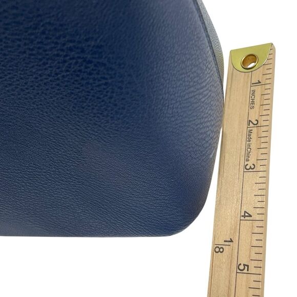 PortoVino Classic Tote Bag - Vegan
Leather Wine Purse Navy Blue - Picture 12 of 14